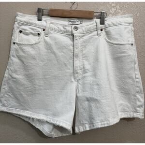 Abercrombie And Fitch The Dad Short High Rise White Size 33